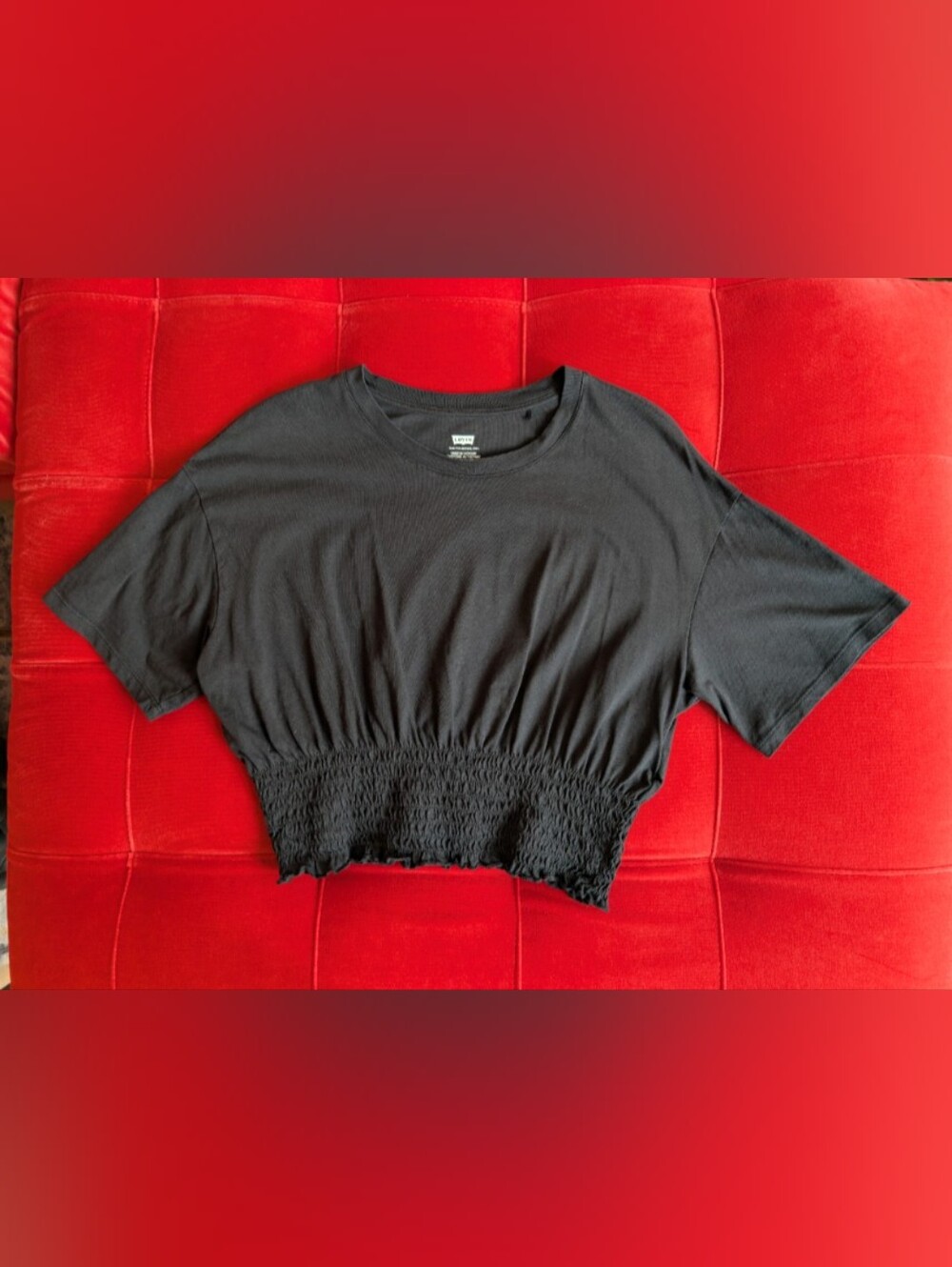 Levi's Black Cropped Smocked-Hem Short Sleeve Top